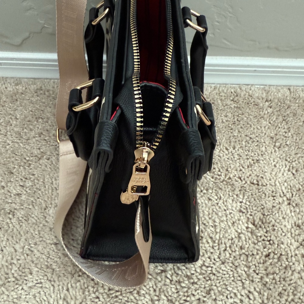 Black and Cream Designer Handbag - Picture 4 of 5